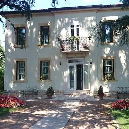 B&B Villa Dei Pini Domegliara Extérieur photo